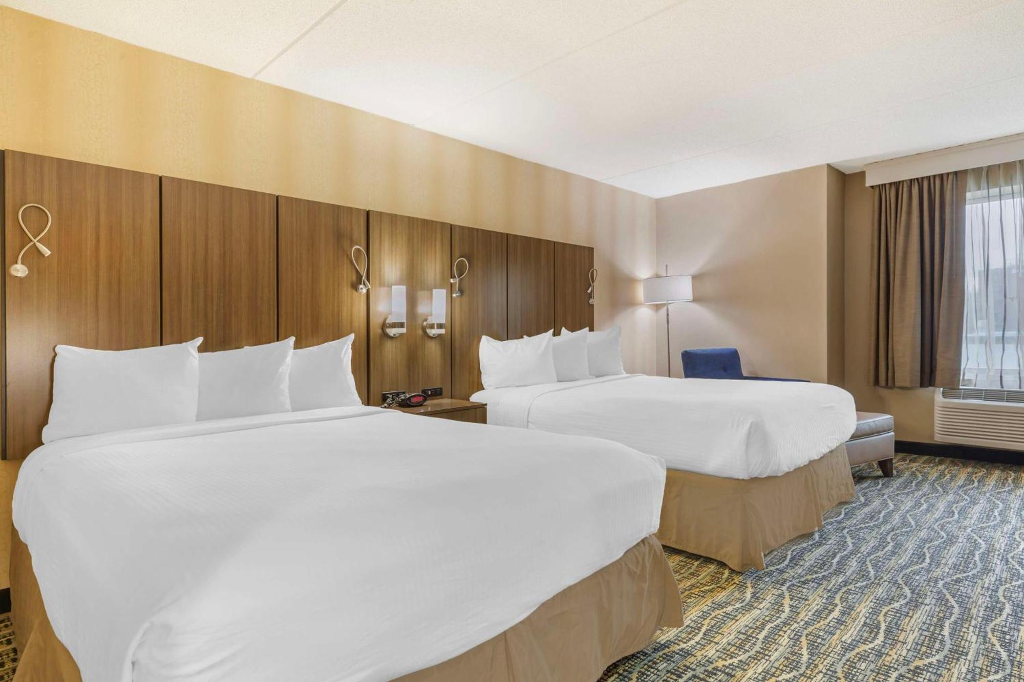Best Western Plus New Englander Woburn Bagian luar foto